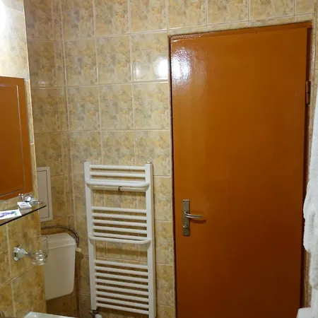 Айвън Tschepelare